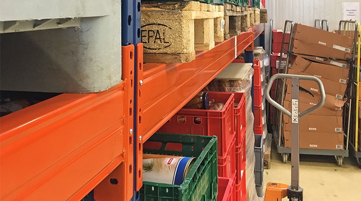 TOPREGAL pallet racks filled with food